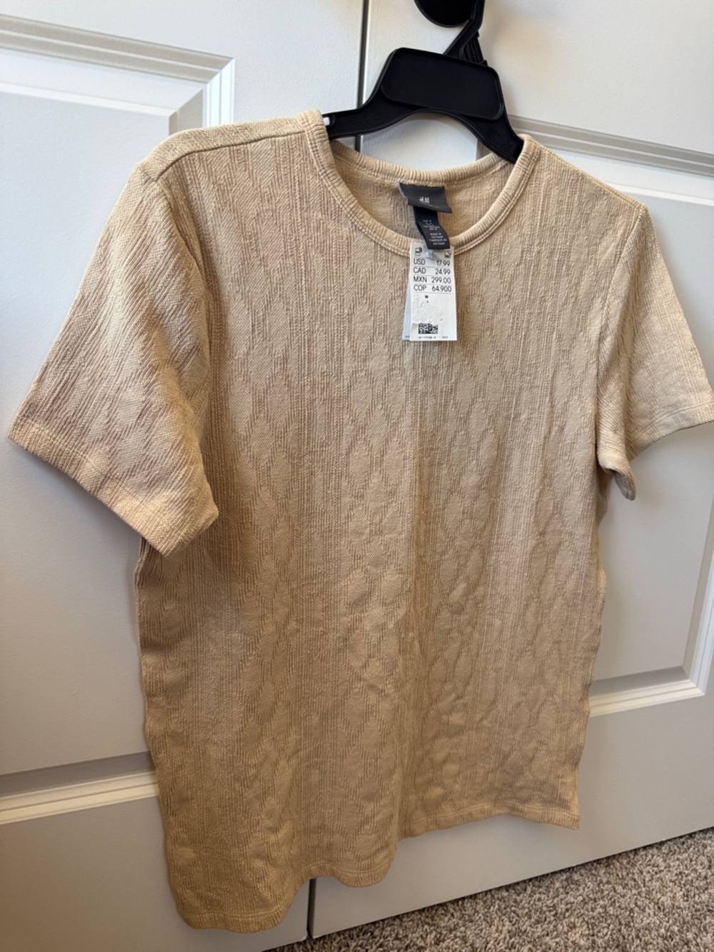 H&M Beige Short Sleeve Textured Crewneck Tee
